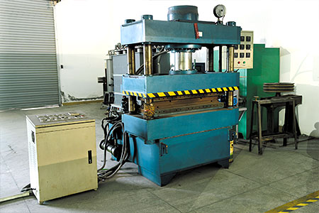 Production machine of diamond wire saw