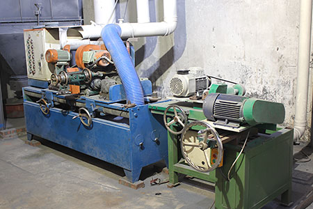 Sharpening machine for diamond tools